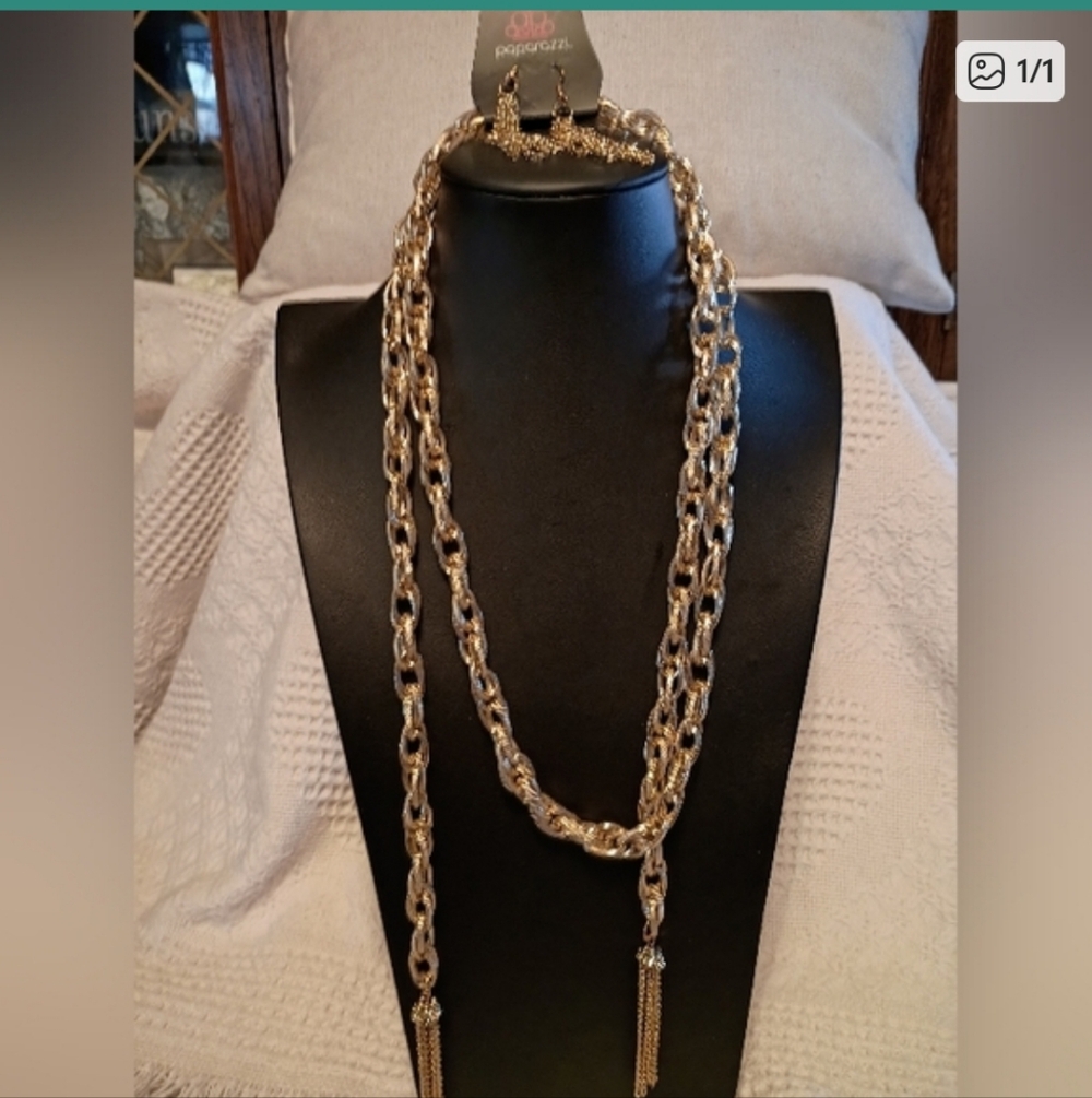 Paparazzi Gold Chain Necklace Set